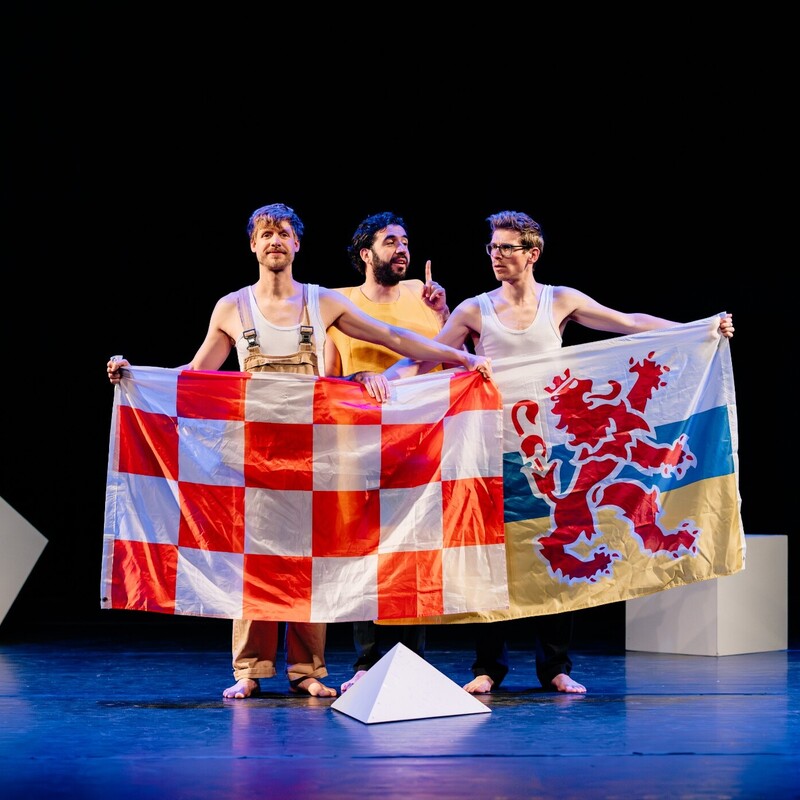 Un, Dos, Stress in première met hun Carnavalsspecial